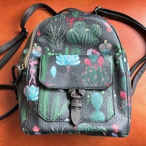 Beautiful succulent pattern, purse/backpack with adjustable straps!